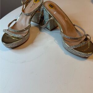 Elegant Silver Strappy platform Heels